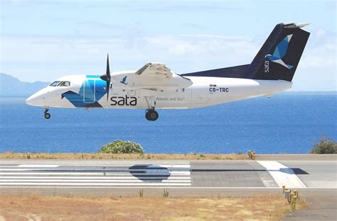 SATA Dash 8-Q200 on final approach to Flores Island airstrip