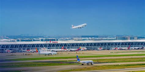 Shanghai Pudong International Airport cargo aircraft