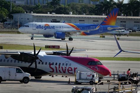 silver airways aircraft at florida regional airport before shutdown