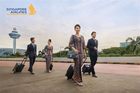 singapore airlines crew and premium cabin service delivery