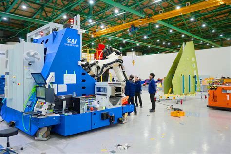 South Korean and Philippine officials at KAI manufacturing facility in Sacheon
