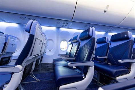 Southwest Airlines Boeing 737 assigned seating extra legroom cabin and Starlink WiFi