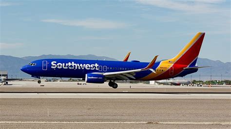 Southwest Airlines Boeing 737 MAX 8 flying over Pacific Ocean Hawaii route