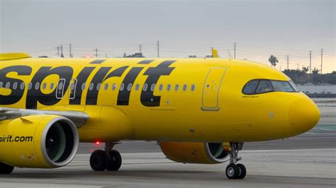 spirit airlines airbus a320neo taxiing at fort lauderdale hollywood airport