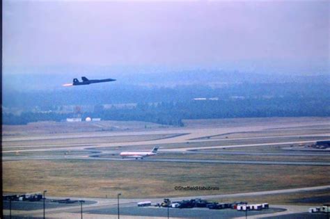 SR-71 Blackbird 61-7972 arriving at Washington Dulles Smithsonian final flight 1990