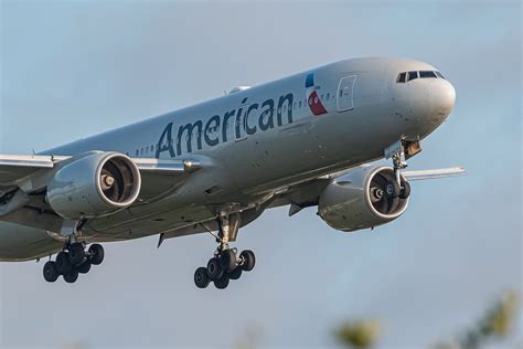 Sydney Airport departure with Boeing 777-300ER American Airlines