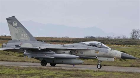 Taiwanese IDF Ching-Kuo undergoing radar maintenance at Taichung Air Base