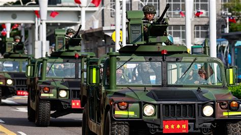 Taiwanese military exercises amid rising China tensions