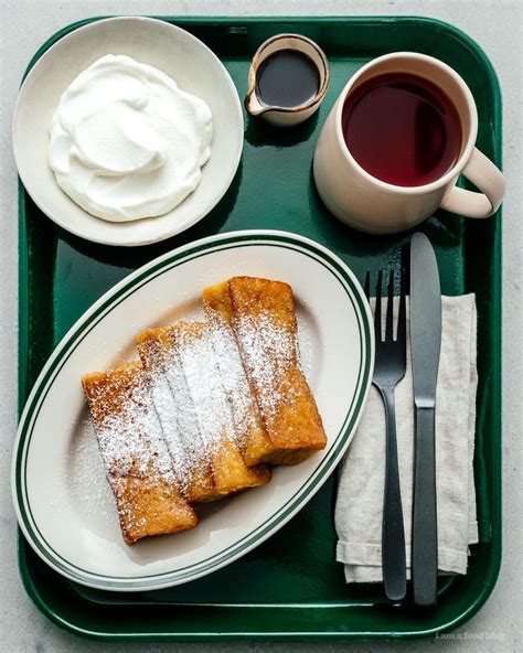 tamagoyaki French toast American Airlines lounge Dallas Fort Worth