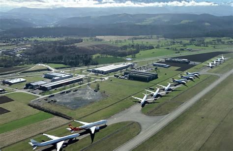 Tarbes–Lourdes–Pyrénées Airport airplane boneyard