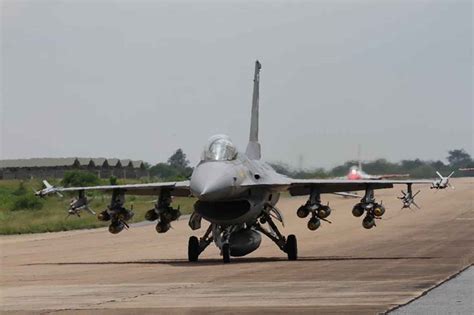 Thai F-16 preparing for night sortie at Nakhon Ratchasima Air Base