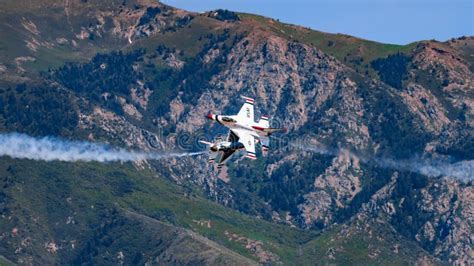 thunderbirds Opposing Knife-Edge Pass