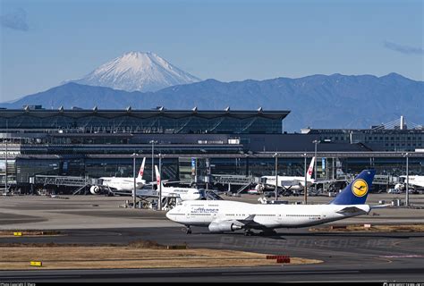 Tokyo Haneda Airport ANA widebody domestic operations