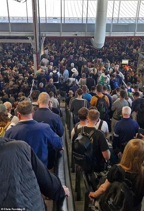 tourist families stuck in long border control lines at Faro Airport