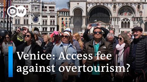 tourists entering Venice checkpoints spring 2025 under new day-pass scheme