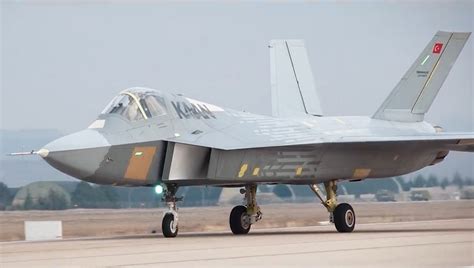 Türkiye’s KAAN fighter jet undergoing runway testing in Ankara