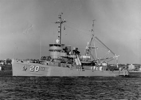 U.S. Navy rescue ship USS Skylark near test dive site
