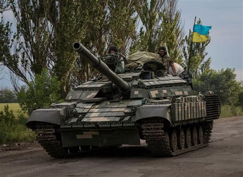 Ukrainian T-64 tanks 2025