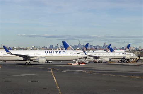 United aircraft lined up at Newark runway after early reopening completion