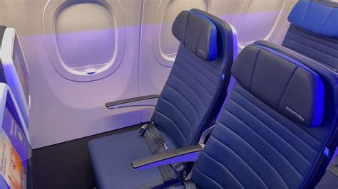 united airlines airbus a321neo economy plus seat with usb and headrest