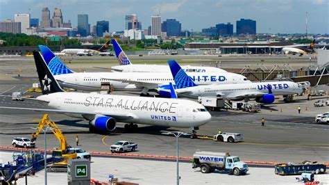 united airlines aircraft at newark airport summer 2025
