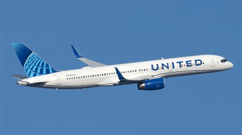 United Airlines aircraft with MileagePlus branding on fuselage