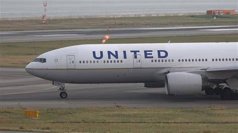 United Airlines Boeing 777-200ER N796UA