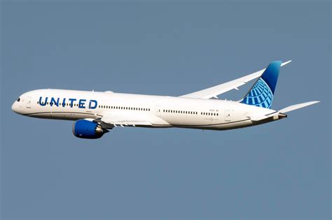 United Airlines Boeing 787-10 Dreamliner climbing after takeoff from Newark Liberty Airport