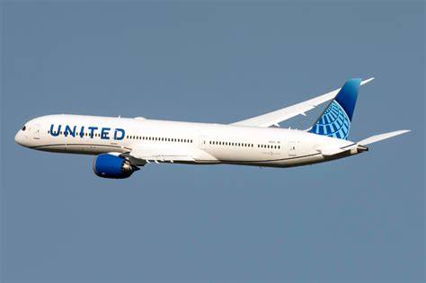 United Airlines Boeing 787-10 Dreamliner transatlantic departure Newark