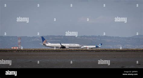 United Airlines Boeing 787-10 taxiing at San Francisco International Airport