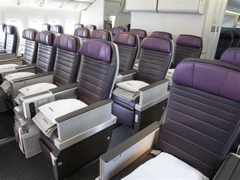 United Airlines Boeing 787-9 premium heavy cabin layout