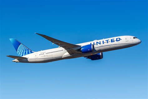 United Airlines Boeing 787 Dreamliner captain high credit international pairing long haul