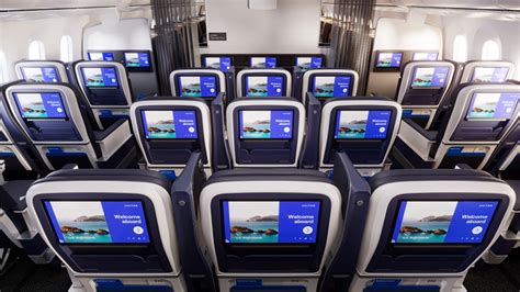 United Airlines Boeing 787 Polaris seat with privacy door