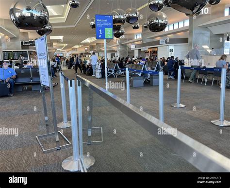 united airlines check-in counter at rome fiumicino