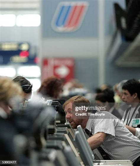 united airlines customer service queue during nationwide weather disruption