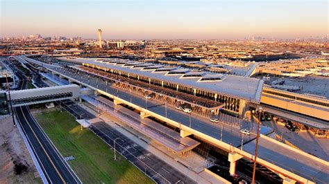 United Airlines Newark Liberty International Airport EWR hub aircraft terminal