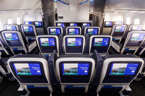 United Airlines Premium Plus 787-9 4K OLED screen privacy divider