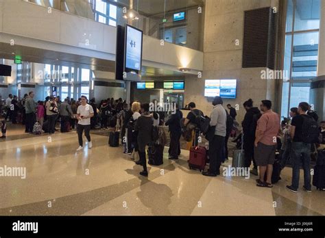 united airlines winter travel 2025 passengers waiting at gate