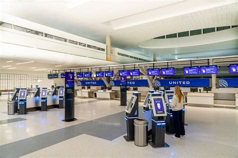united customer support terminal at houston iah airport during flight disruption