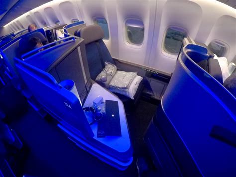 united polaris business class pod interior