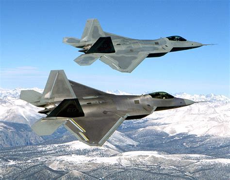 usaf f-22 raptor flying near iranian airspace