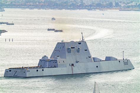 USS Zumwalt sailing under low visibility conditions in Pacific fog