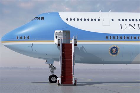 VC-25B Air Force One next generation Boeing 747-8 advanced systems