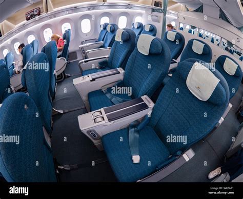 Vietnam Airlines Boeing 787 premium economy cabin