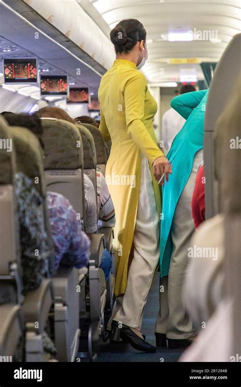 Vietnam Airlines cabin crew