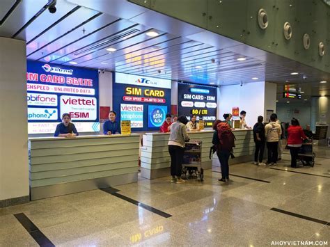 Vietnam Airlines check-in area at Da Nang International Airport during peak hours