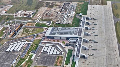 Western Sydney International Airport terminal construction with aircraft gates