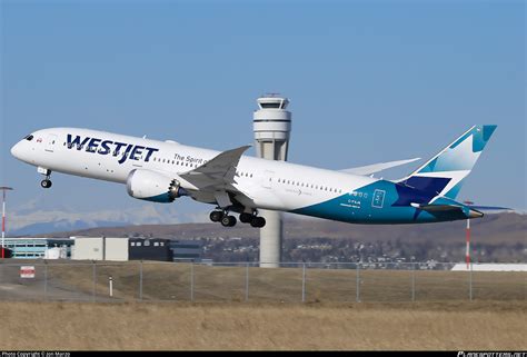WestJet 787-9 Dreamliner climbing after departure from Calgary