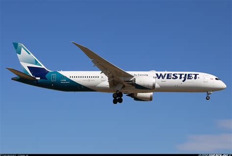 WestJet Boeing 787-9 Dreamliner preparing for São Paulo service