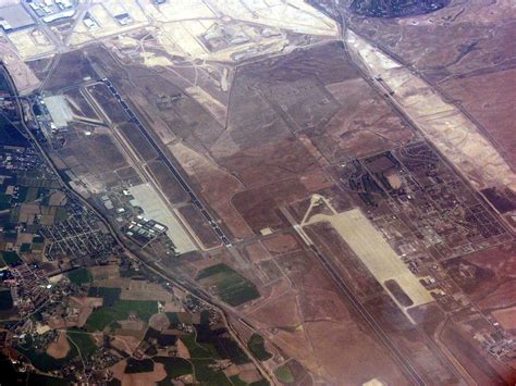 Zaragoza Airport 12,109-foot runway and transatlantic shuttle emergency landing site